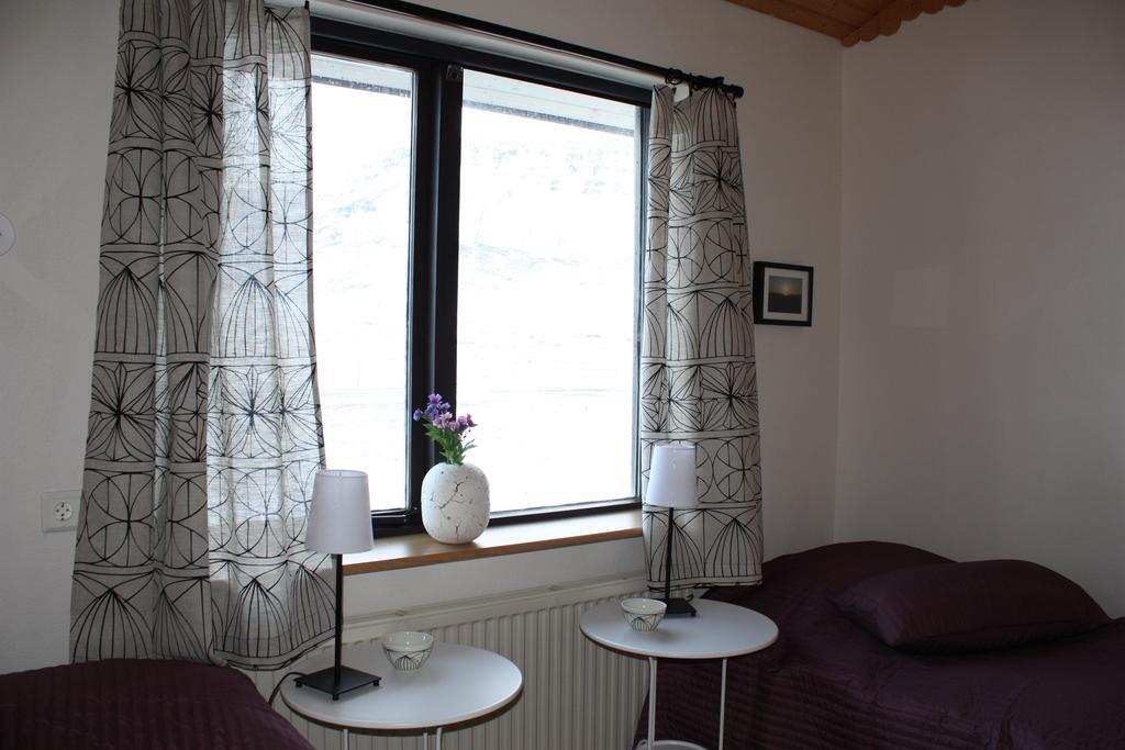 Guesthouse Gimbur Reykjarholl Habitación foto
